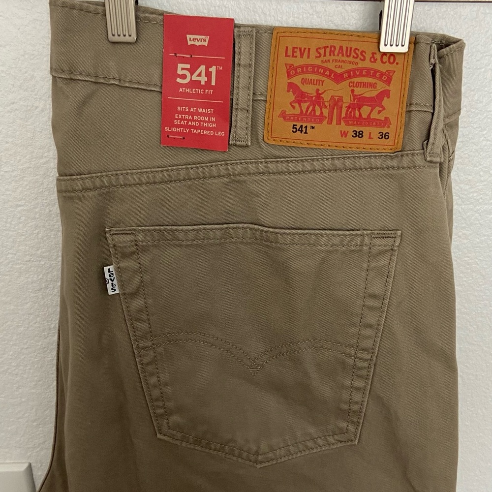Mens Levis NWT size 38x36